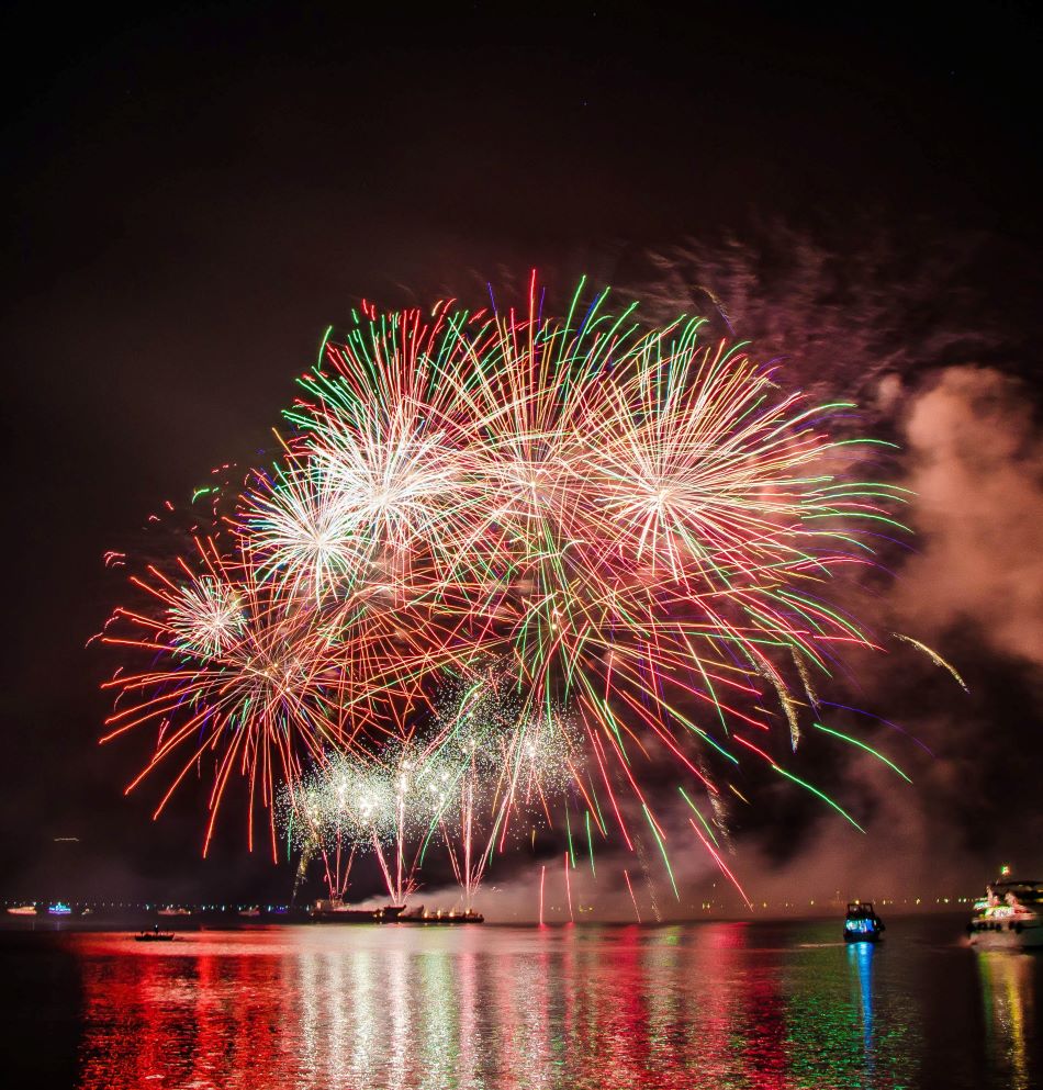 Feuerwerk am Strand bei Ibiza Festival